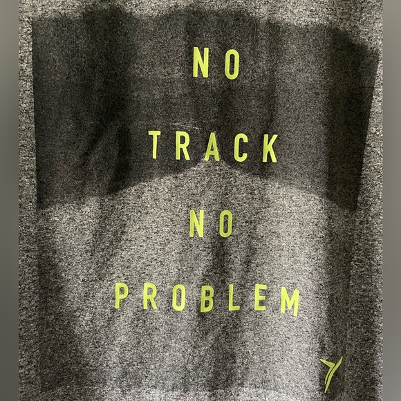 Old Navy Active shirt - Picture 5 of 5